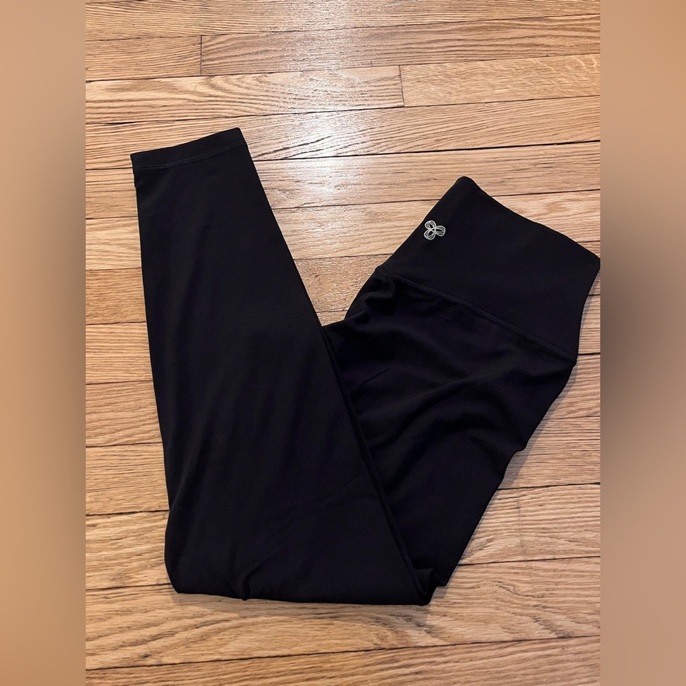 Aritzia Golden Black Leggings Size 8